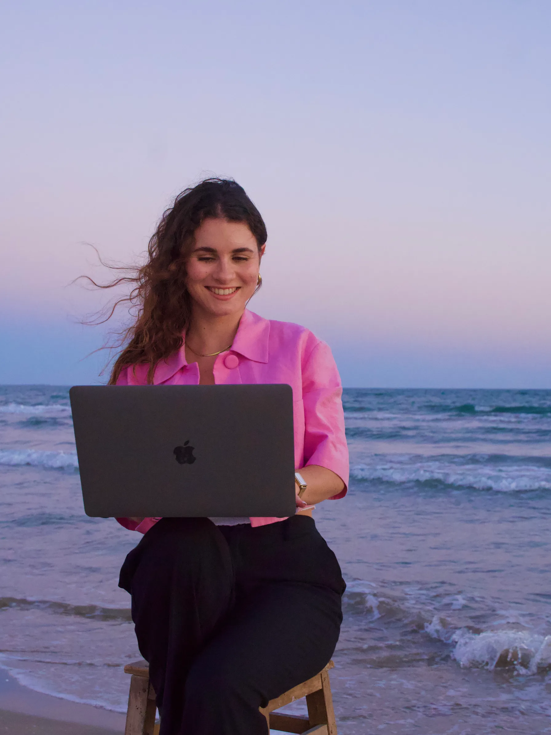 Alix, Travel Planner