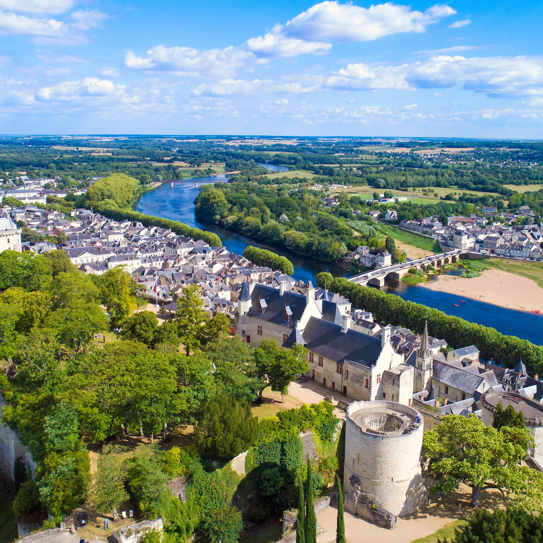 imageChinon