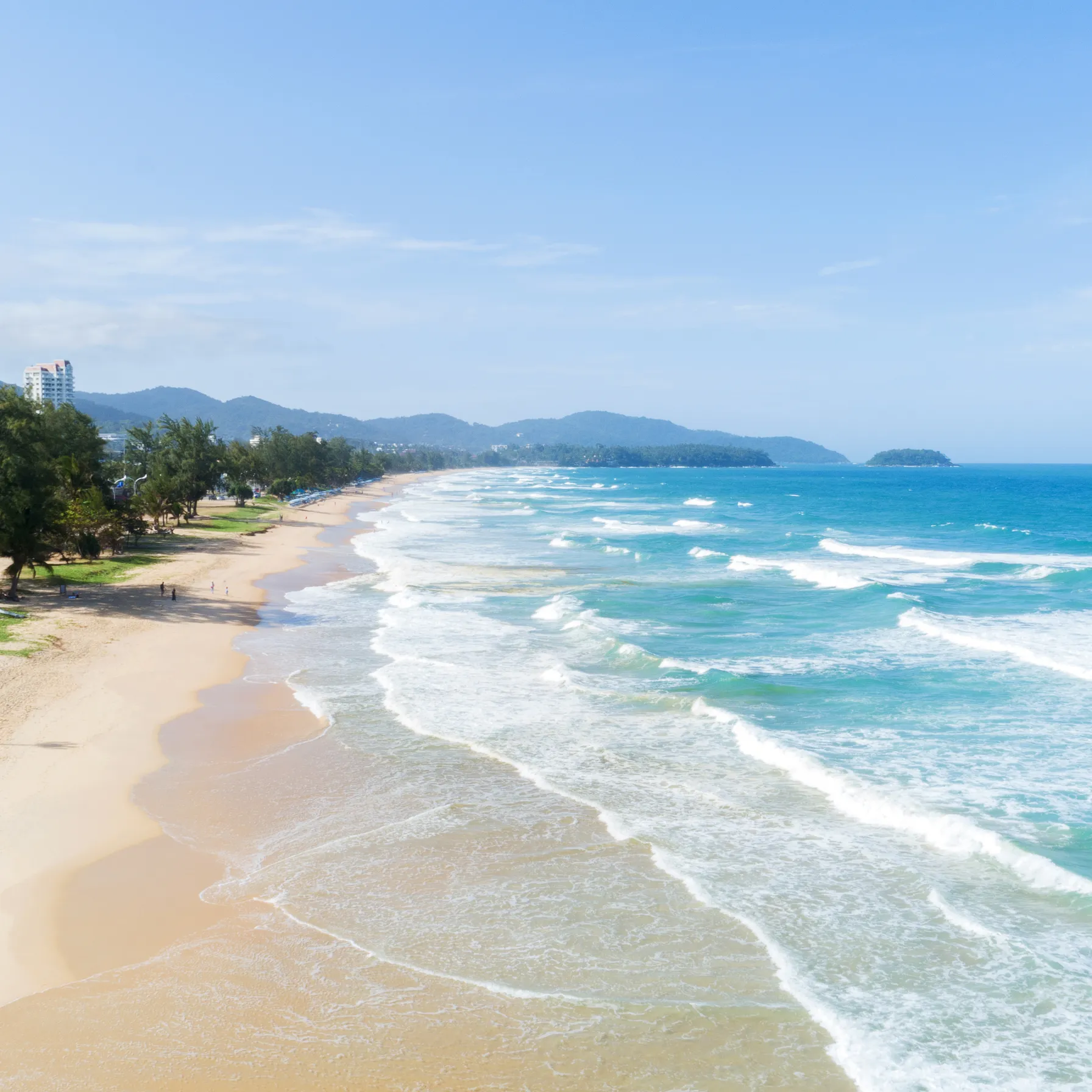 Thaïlande surf : entre vagues turquoise et temples dorés