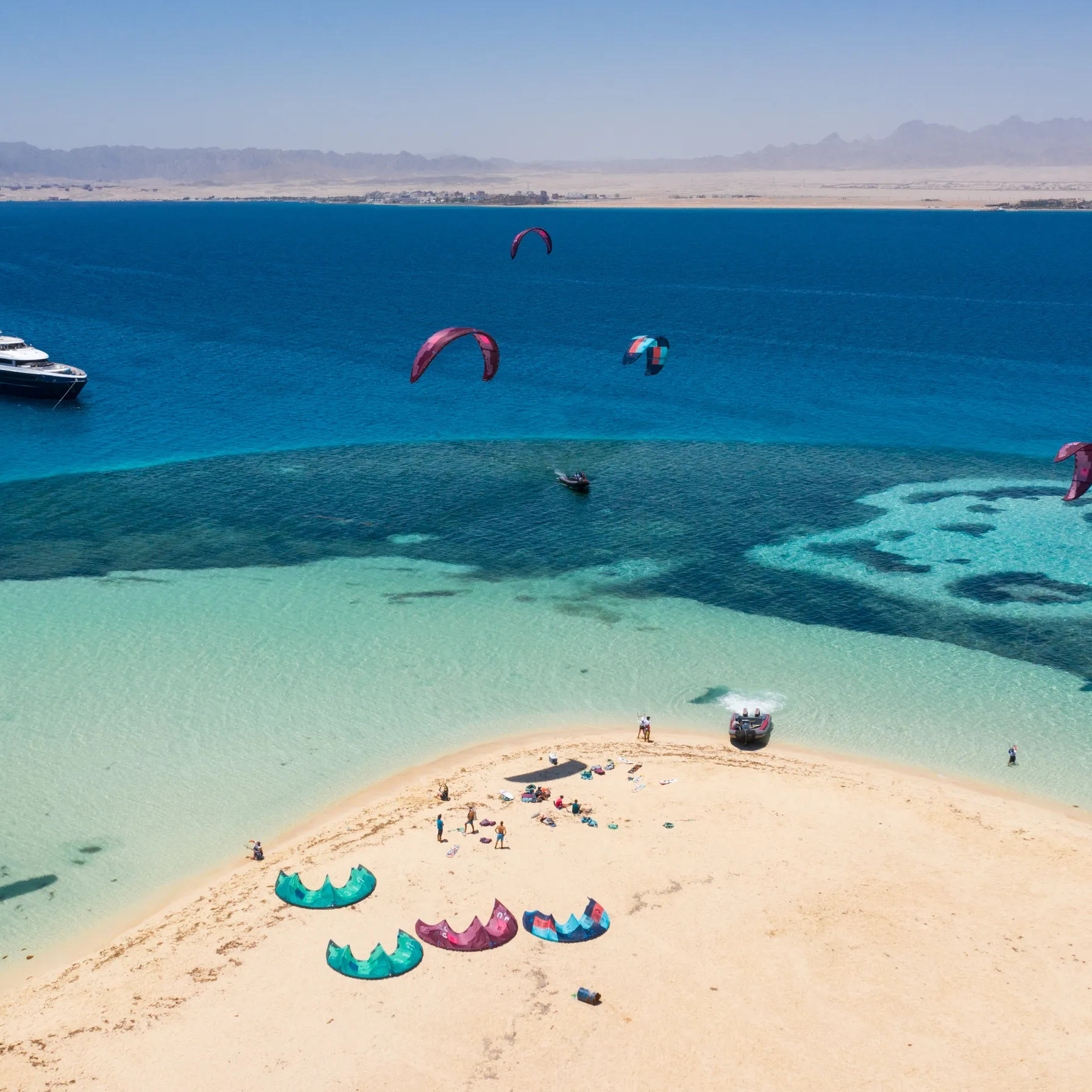 Kite, vagues et mer Rouge : une semaine de surf à Sharm el-Sheikh sans se ruinerEgypte