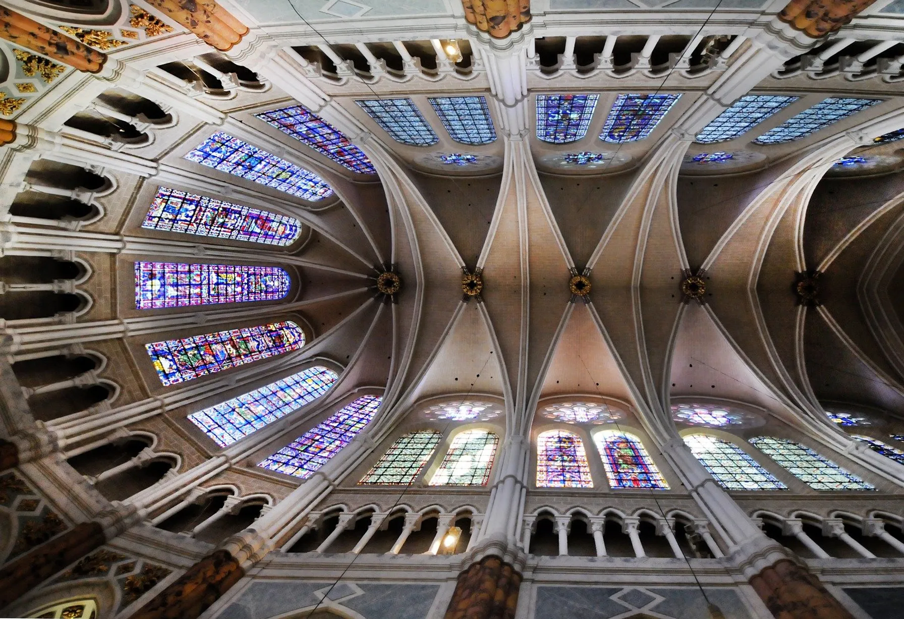 Image The blue of Chartres.