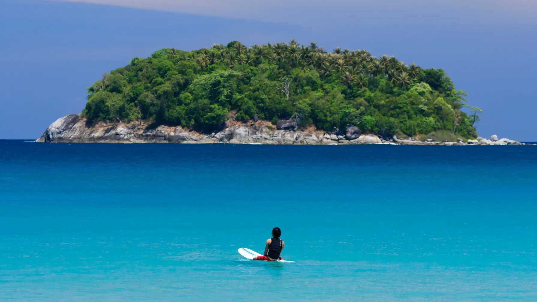 Surf à Phuket : votre guide complet pour surfer en Thaïlande article