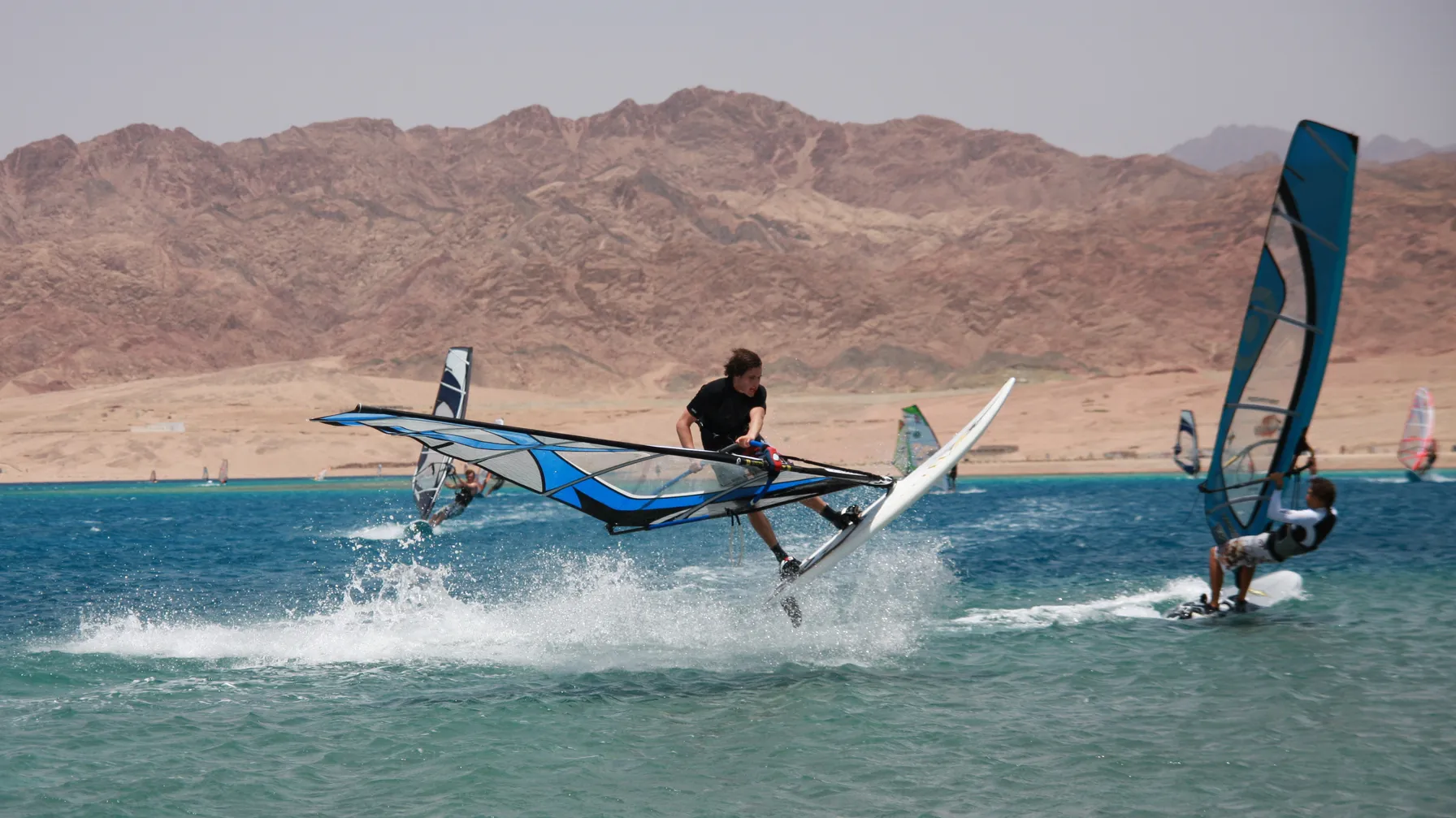 Le surf en Égypte : découverte des sports de glisse en mer Rouge article