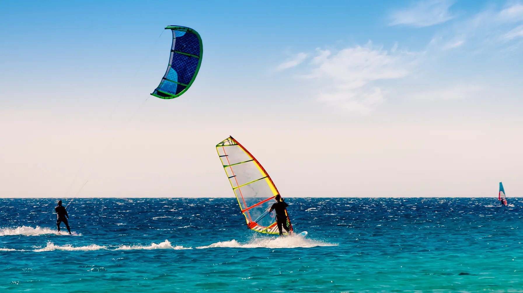 Surfing in Sharm el Sheikh: discover the must-see spots of the Red Sea article