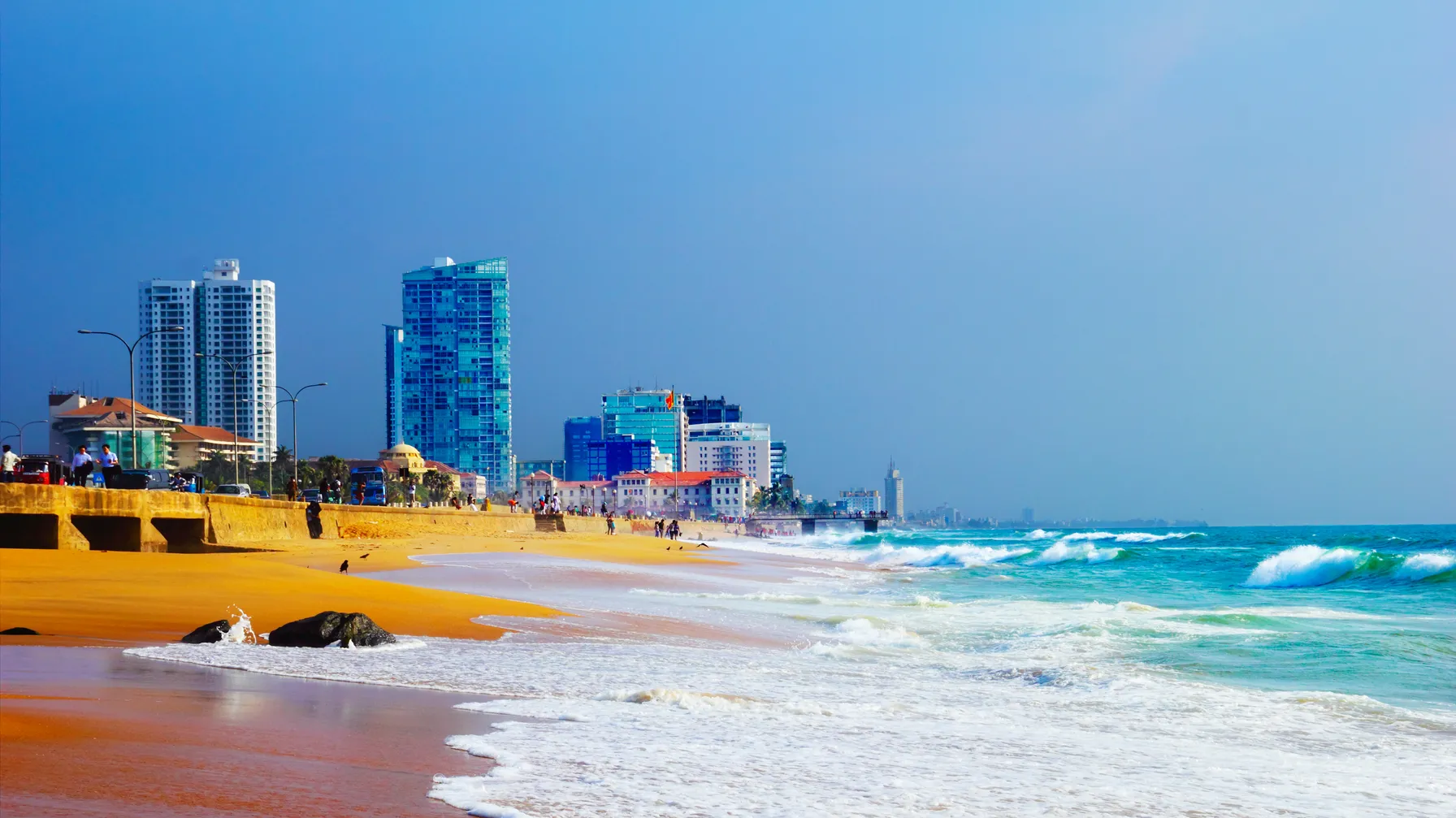 Surfing in Colombo: discover the best spots near the Sri Lankan capital article