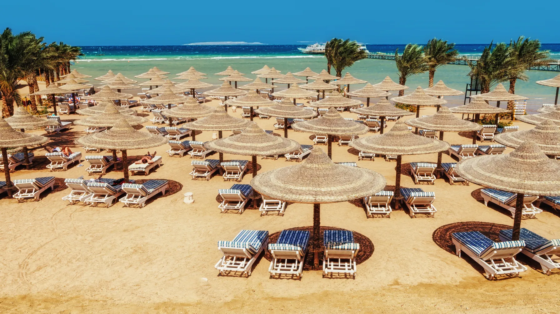 Hurghada beaches: your guide to a perfect relaxful stay at the Red Sea article