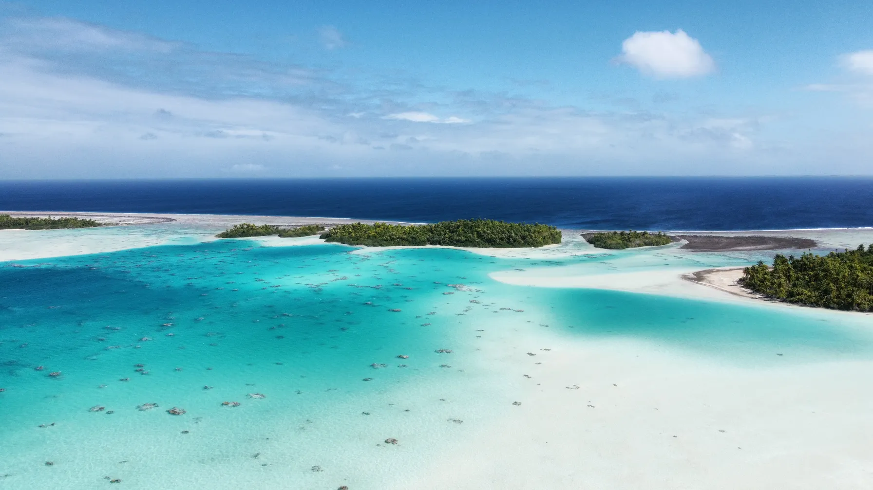 Surfing in Rangiroa: Discover the Hidden Gem of French Polynesia article
