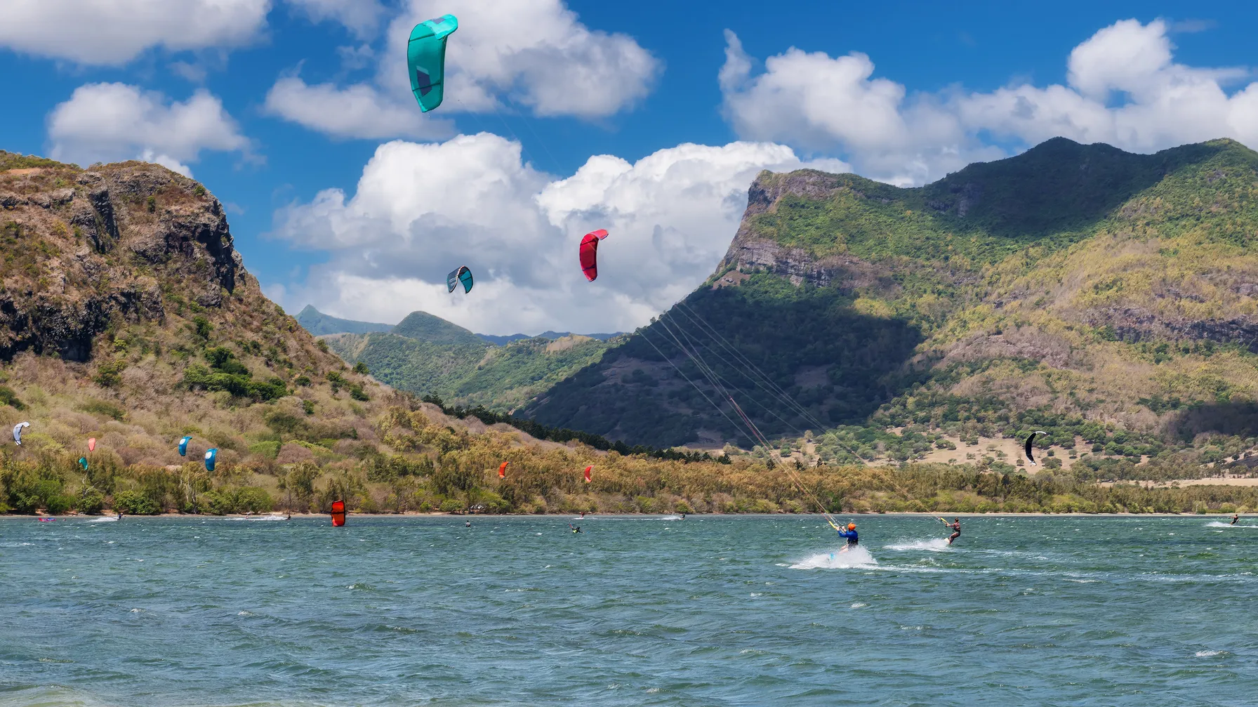 Surf au Morne : découvrez ce spot légendaire de l'île Maurice article