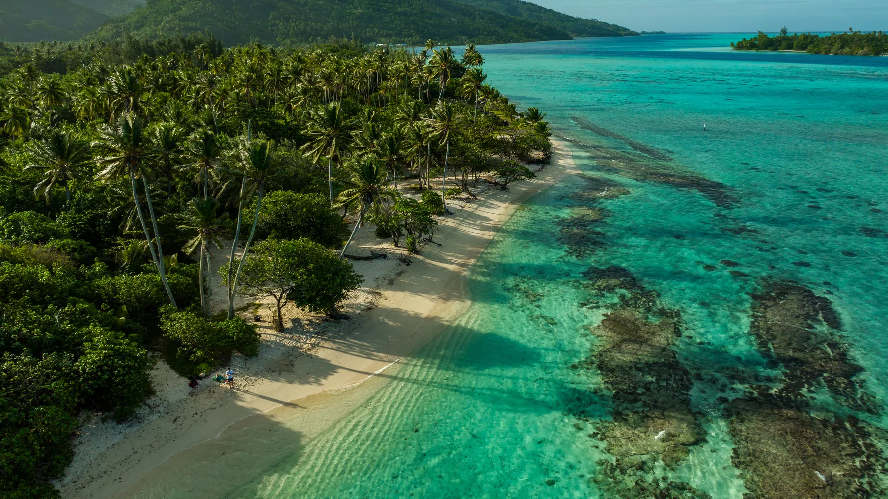 Surf à Huahine : l'île aux vagues légendaires de Polynésie française article