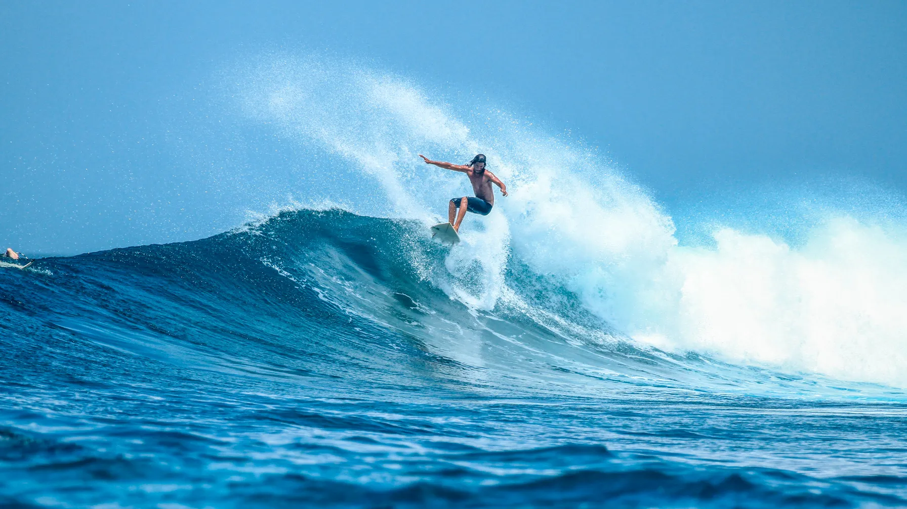 Surfing in Balaclava: discover this surfer's paradise in the Indian Ocean article