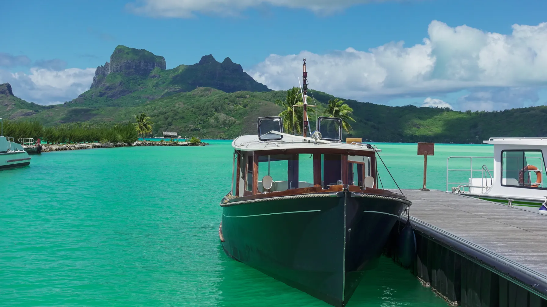 Tahiti in February: discover the Pearl of the Pacific off the beaten path article