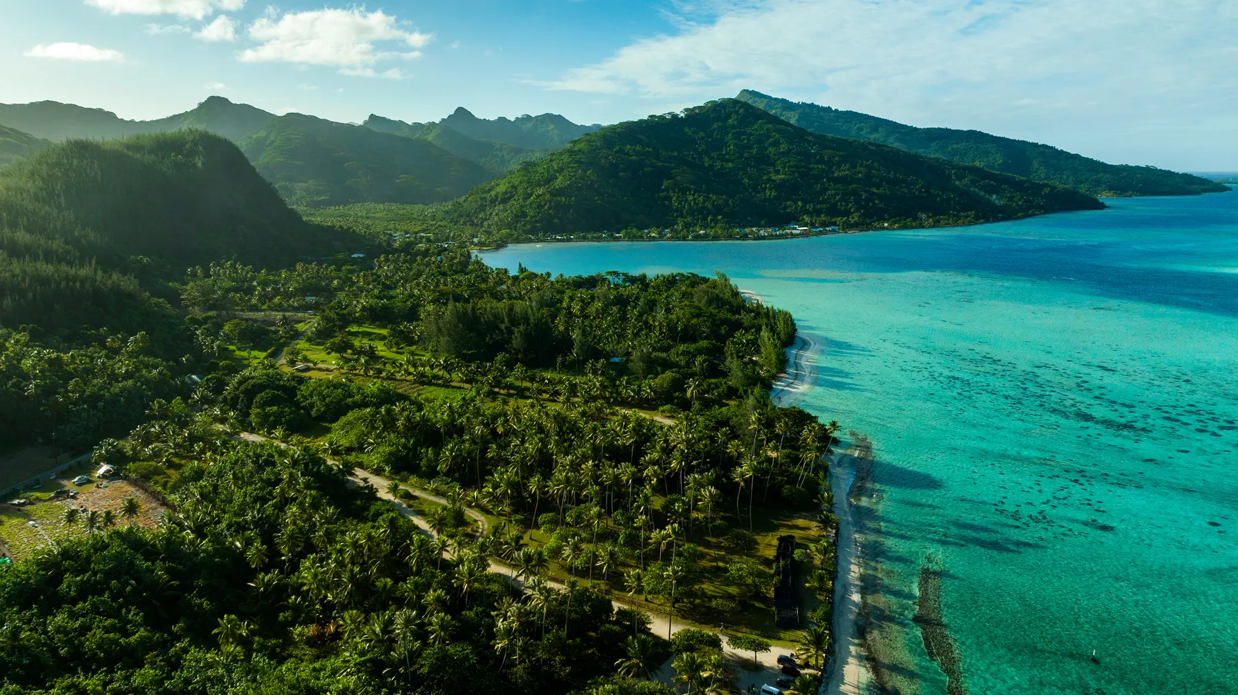 Randonnée à Huahine : à la conquête des sentiers sauvages de Polynésie article