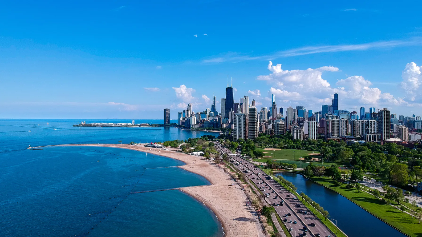 Beaches in Chicago: your guide to enjoying Lake Michigan article