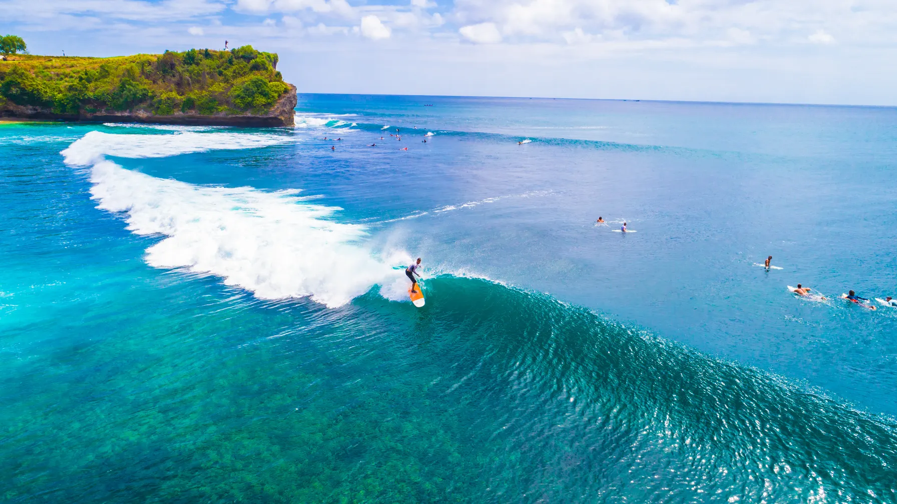 Surf à Bali : l'île qui révèle les meilleures vagues du monde article