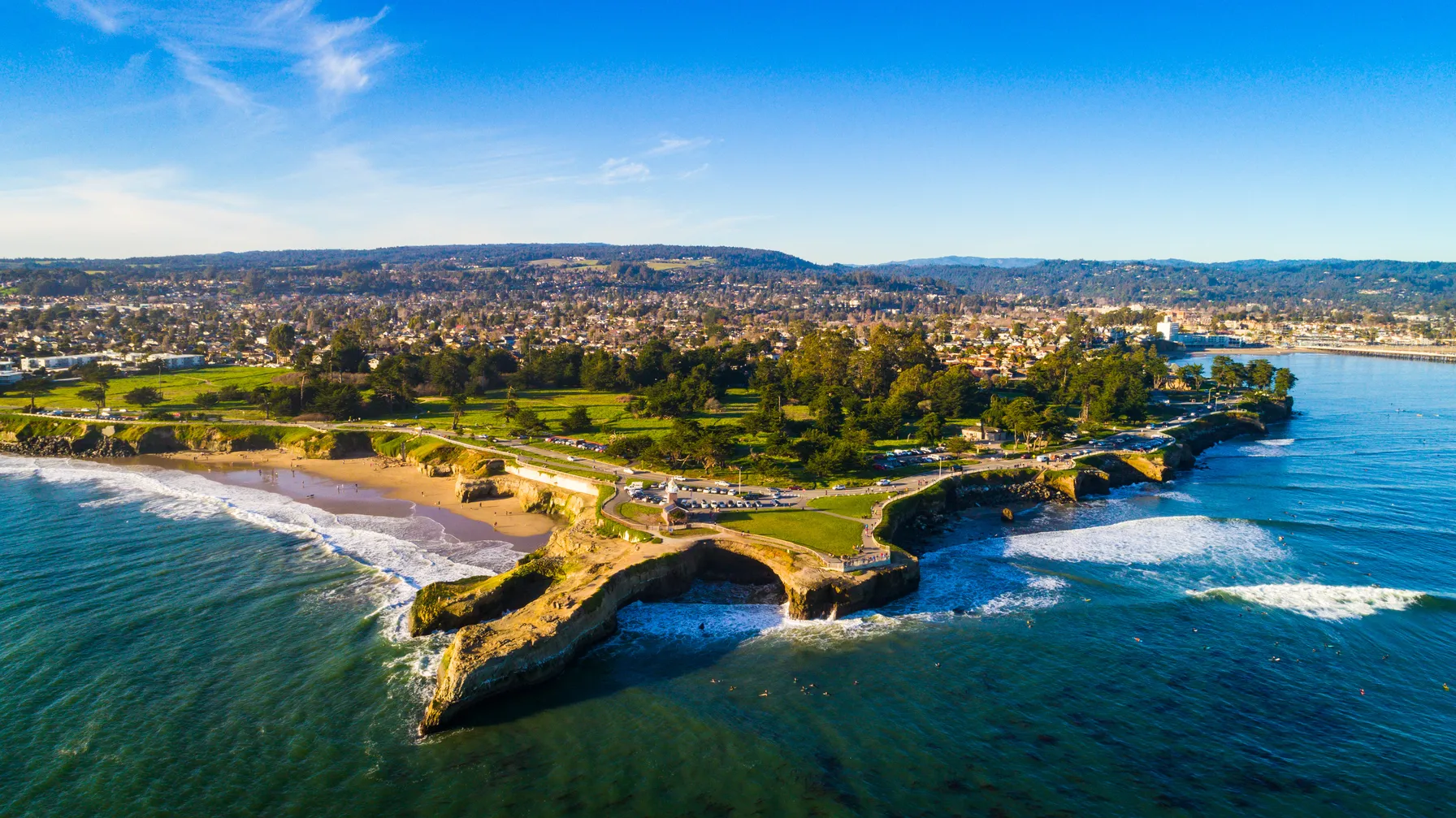 Surfing in California: legendary waves and West Coast culture article