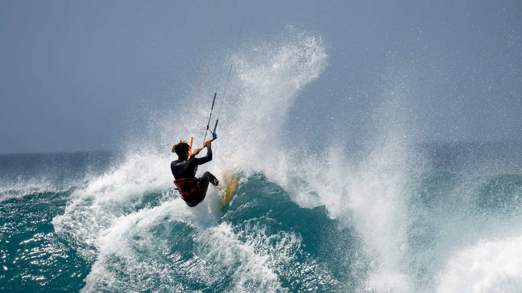 Surf au Cap-Vert : la destination idéale pour rider les vagues de l'Atlantique article