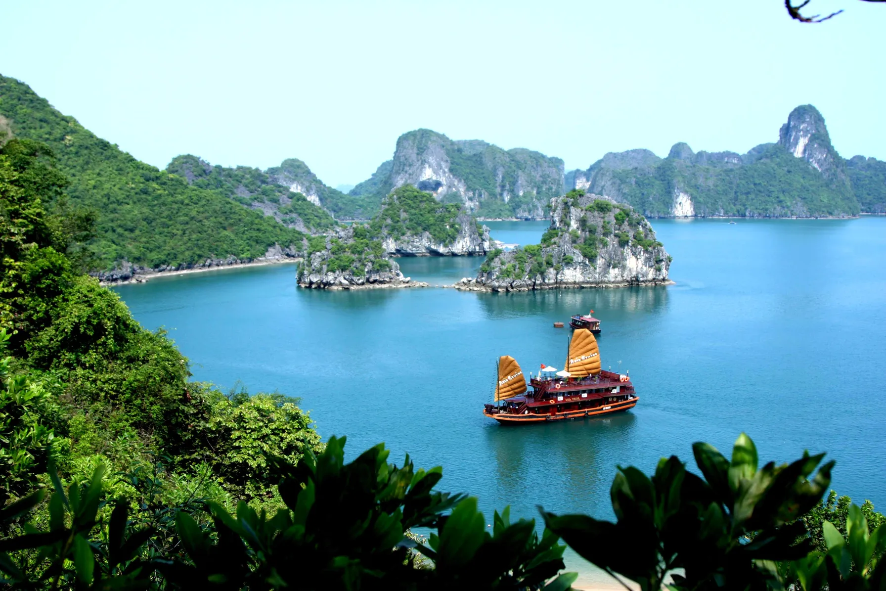 Vietnam cruise